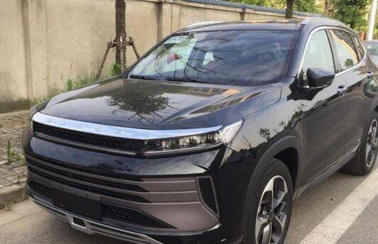 lx,加上之前曝光的橙色和红色无伪装实车谍照,由此推断星途 lx 的