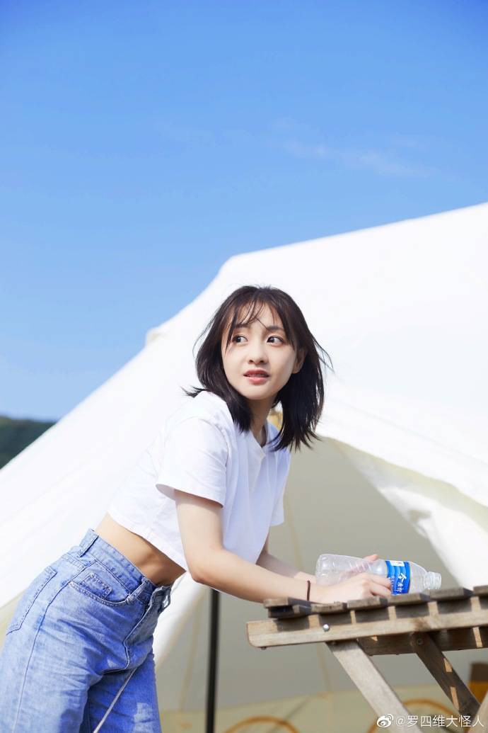 第6名—清丽动人的罗四维那张美丽的脸,双目晶莹清澈,整个人散发