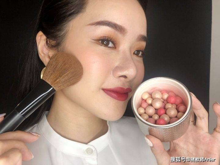 2021春妆限定新品抢先看:娇兰、香奈儿… 2021春妆限定新品抢先看:娇兰、香奈儿…