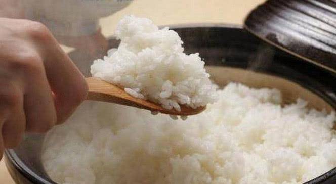 米饭怎么蒸才能干 7eb0083adab340298eee5fb0dd338dea.jpeg