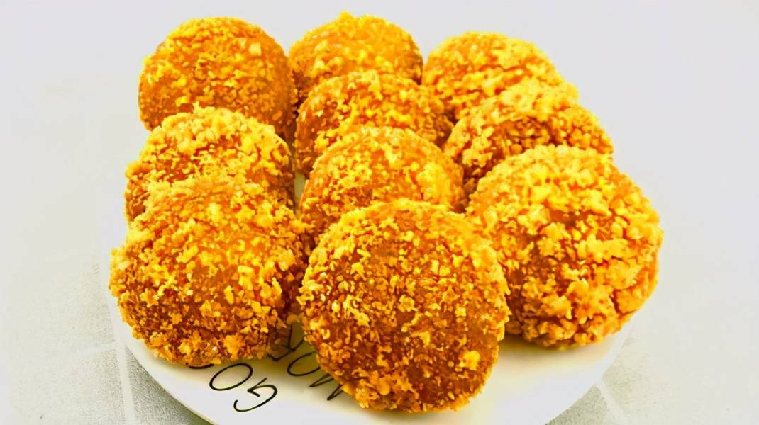 原创南瓜饼都爱吃,那么做南瓜饼用不用裹面包糠?古月来告诉你