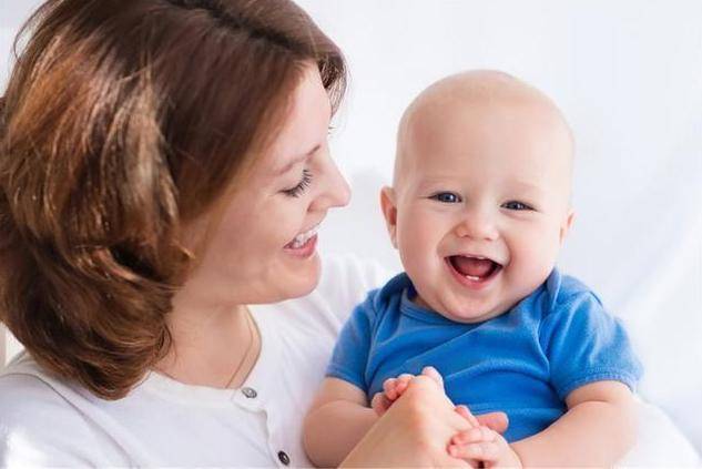 小孩子一般几个月叫爸爸妈妈 3321cae88e494774abe4420af86cd38e.jpeg