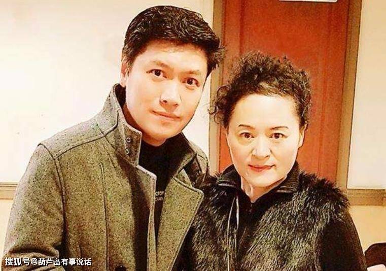 本创金炜玲,比毛阿敏更晚唱《绿叶对根的交情》,63岁的她近况如何- www国产