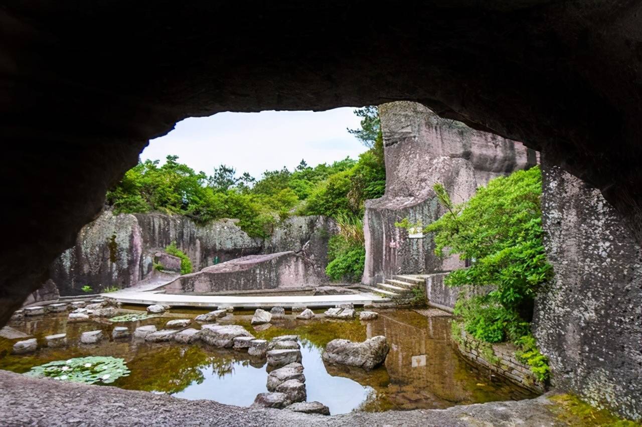宁波有个超神秘的洞穴，常年恒温25度，连天龙八部都曾在此取景！