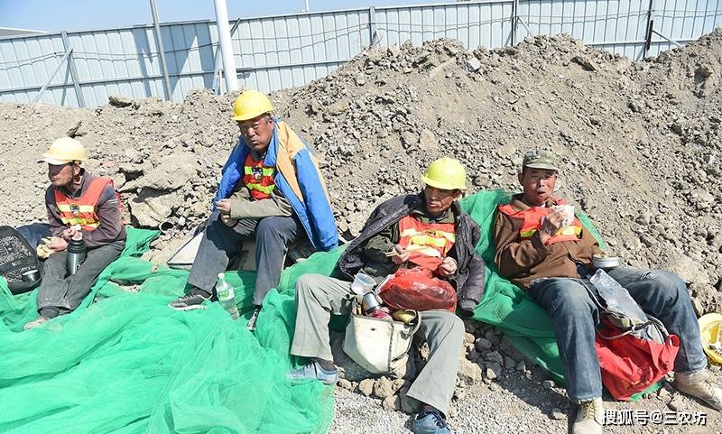 怎么样才算是农民工 a9d6fbc5bcab4f059374e93b2862a6cb.jpeg