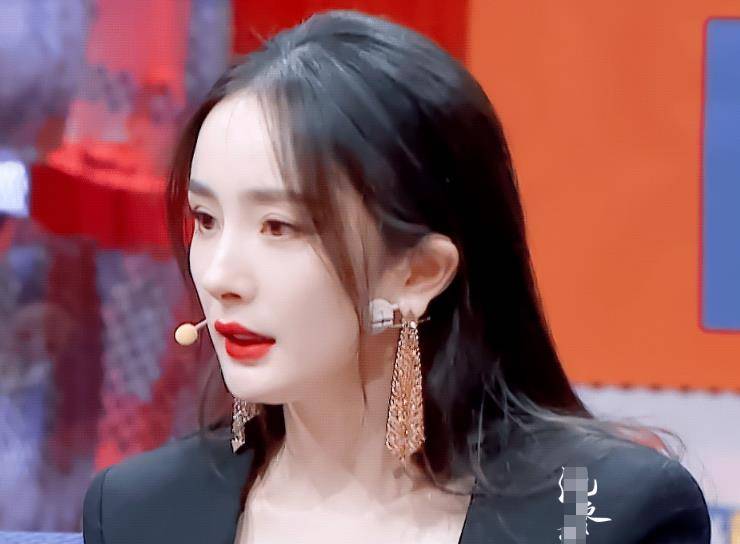 微博排名2020第一名_微博之夜排名:郑爽迪丽热巴差距大,第一名已“断层