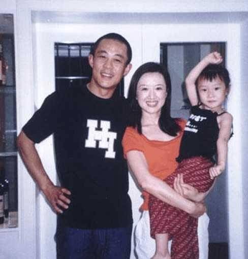 他是國家一級演員偏愛父女戀，53歲三婚娶90後妻子，至今還在拼生兒子 娛樂八卦吃瓜 第8张