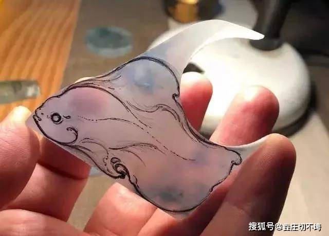 让人又爱又恨的翡翠边角料没想这样设计成品效果太棒了