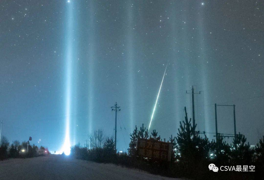 寒夜灯柱流星雨csva星空摄影师拍下奇特瞬间可能是全球惟一记录