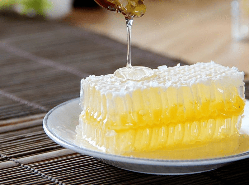 蜂巢蜜怎么去掉蜡 28c80d4f613b44de840f36229842f404.png