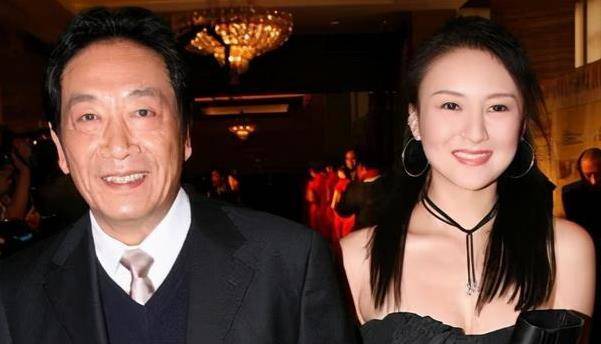 原创当年执意嫁大37岁王奎荣,愿为他生儿育女的饶芯语,如今过得怎样