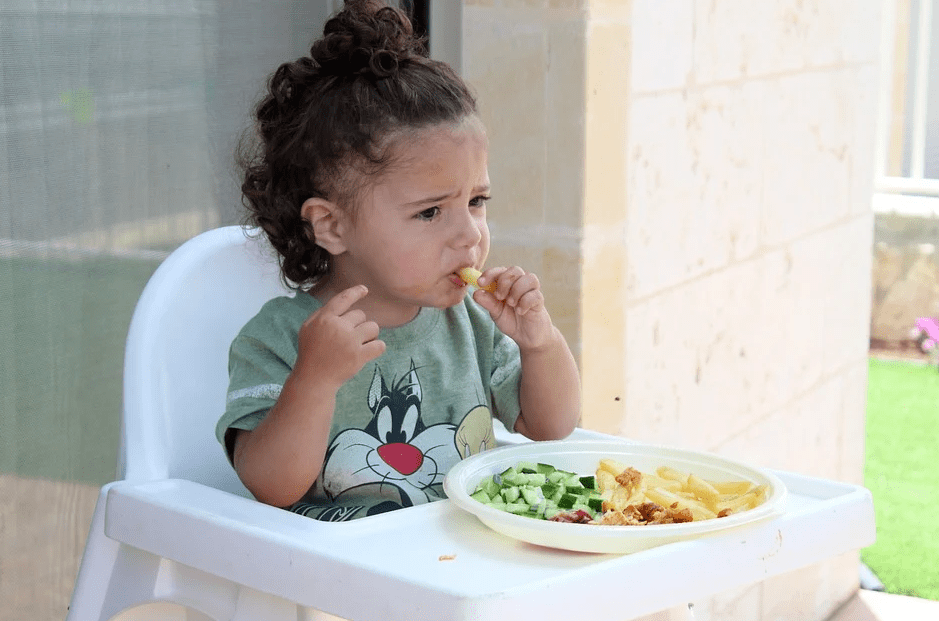 怎么教宝宝自己吃饭 95f22ff3adfd40d196ddcde87fcdb749.png