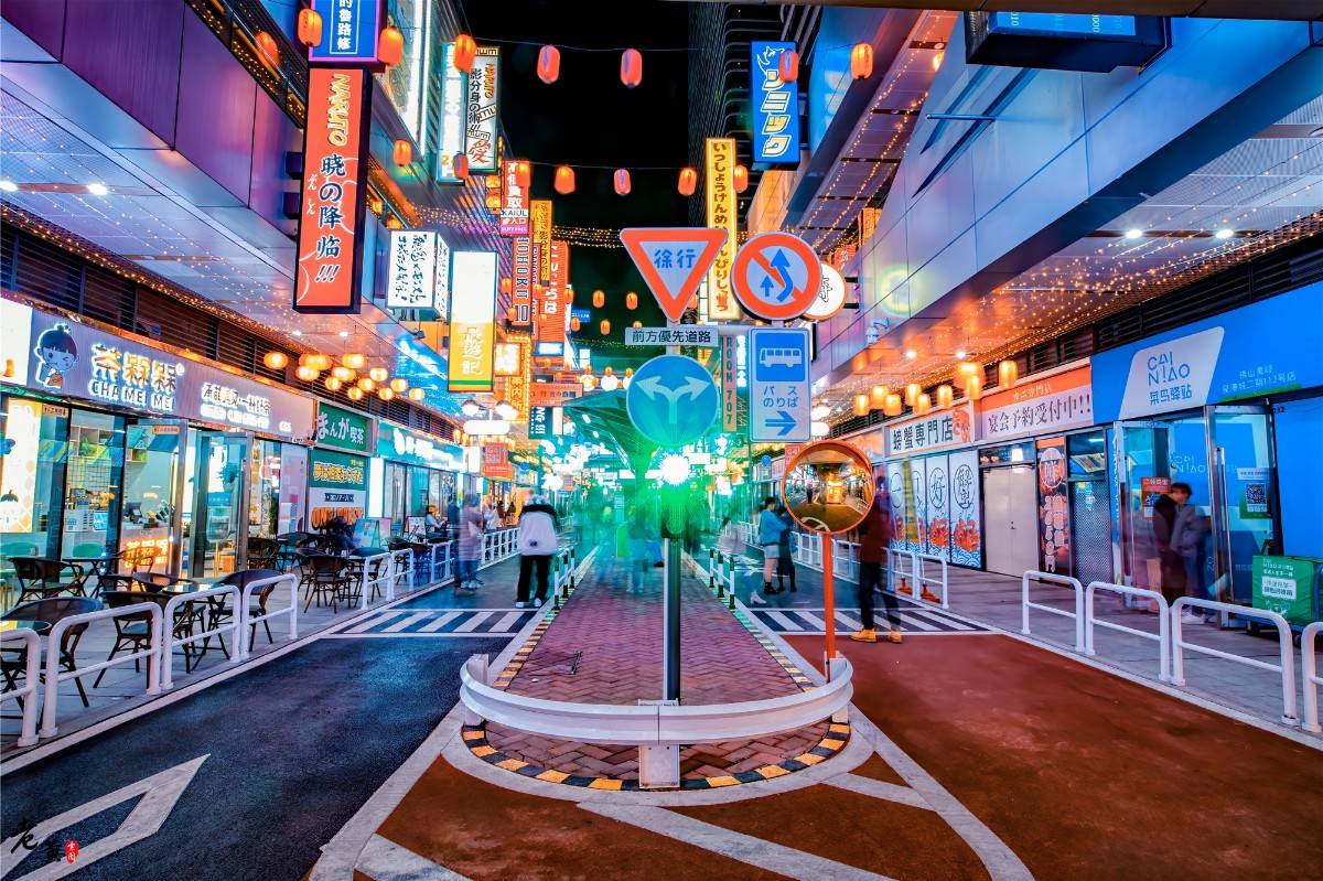原创假装在新宿佛山网红街神复制日本地标已成为游客打卡圣地