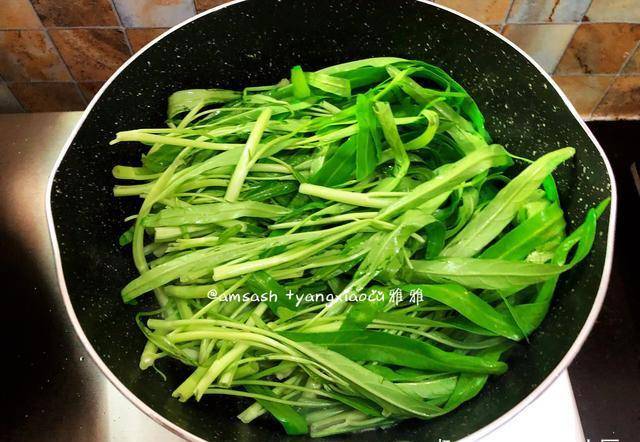 四个月婴儿可以吃绿叶菜吗 3c62222627ad48f18751ed7ea64b5371.jpeg