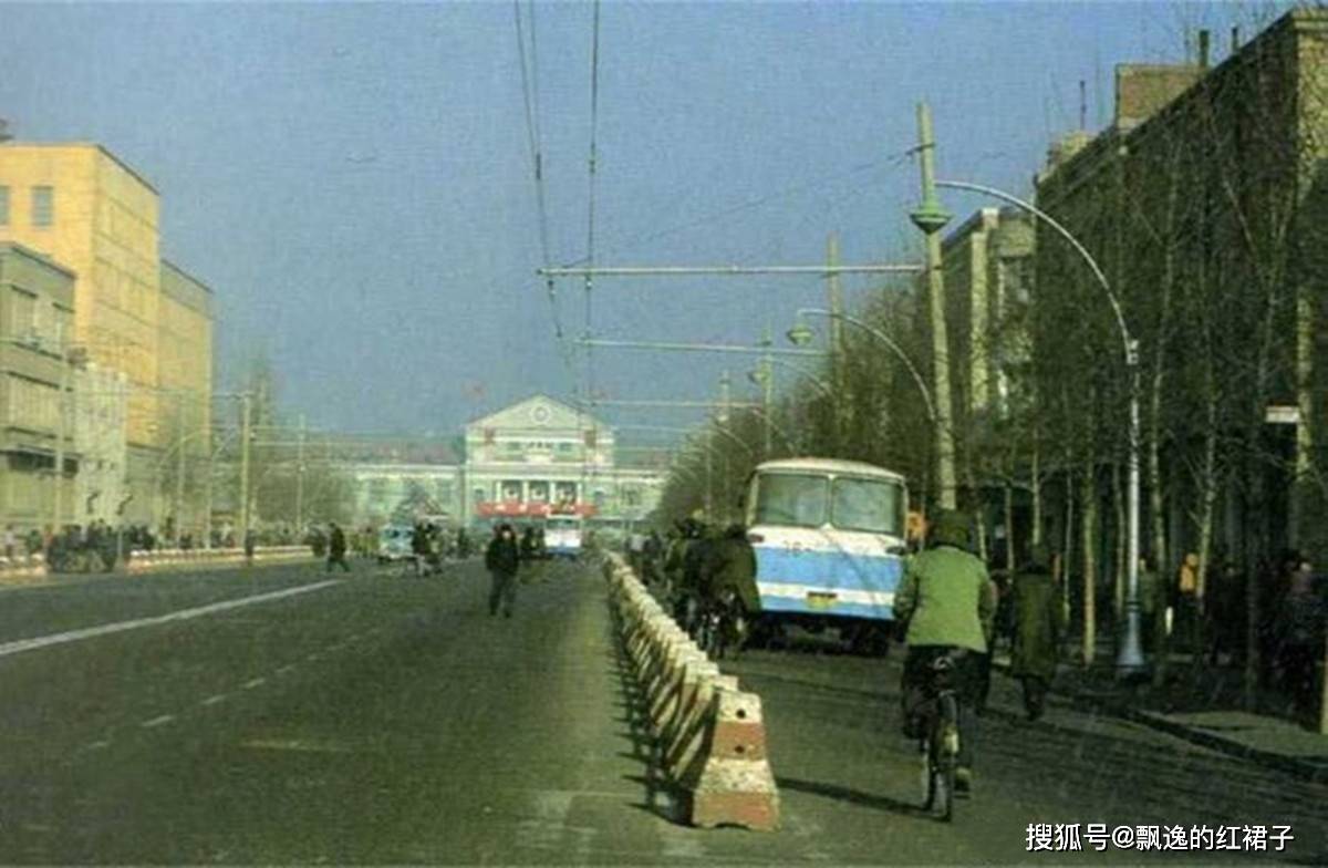 1980年代的长春火车站,当时的规模还很小.