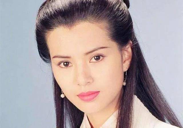 原创最美小龙女李若彤,41岁被渣男抛弃患上抑郁症,如今转型走御姐风