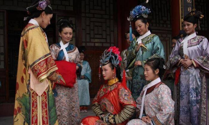 丫环主仆短剧，一览无余的免费观看全集，丫环主仆短剧，免费观看全集尽在其中
