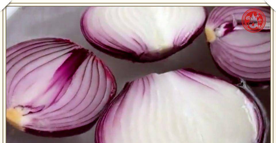 怎么吃生洋葱不呛鼻子 f2f24a053d0f4d9fbe5573685682e649.jpeg