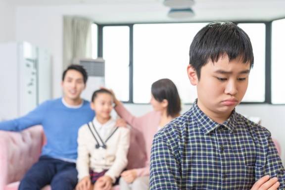 小孩子脾气不好怎么办