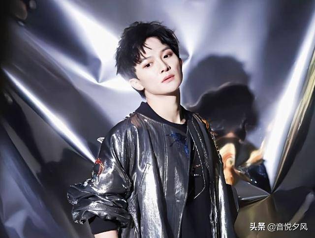 周深歌手2020排名第_2020年度男歌手榜:实力唱将与流量歌手比拼,只可惜周