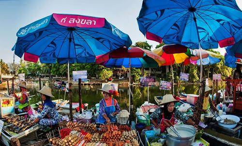 泰国的市场还可以开在水上？买菜还要坐船是怎样的体验？