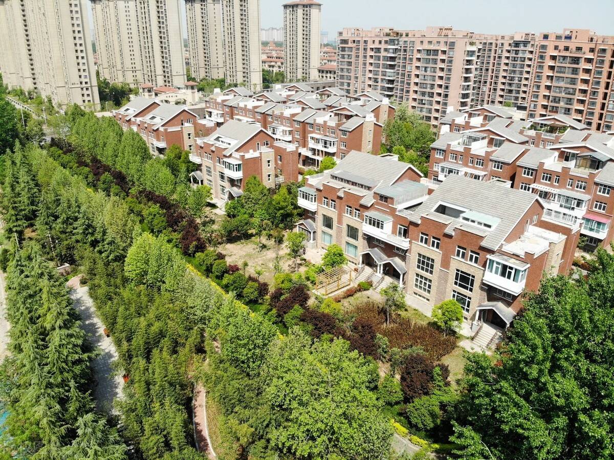 人口都往城市_城市车来车往图片(2)