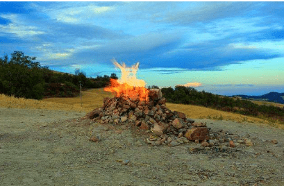 世界上“最没面子”小火山，却被当地人用来娱乐，成为“煤气灶”