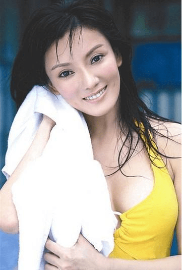 红极一时的性感女神彭丹,95年为原则拒绝25万美金邀请