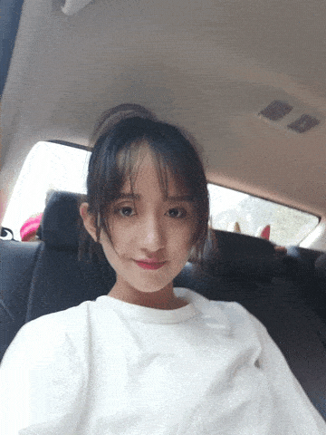 一早醒来,美女穿衬衣给她做早餐,太诱人了!1.美女如云,老哥稳如泰山.