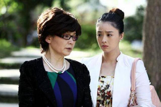她是"恶婆婆专业户",也是金鸡影后,一生坎坷归入佛门