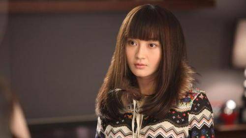 第四名,张馨予,她从出道开始就一直被黑的很惨,之前和李晨在一起的