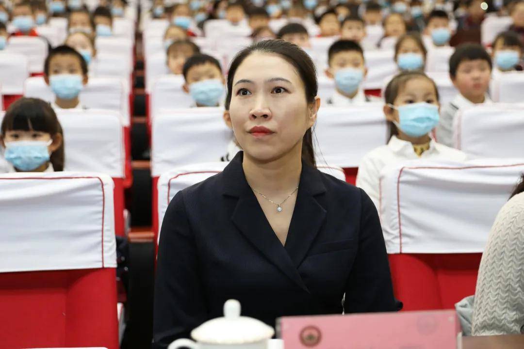 郑东新区教文体局党委书记王恒,龙子湖街道办事处书记张利刚,龙子湖