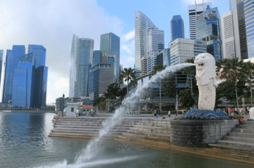 在新加坡，100块钱人民币能享受什么服务？游客：这谁能招架住