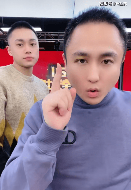 刘二狗最新pk视频全集 d330f8dc342e490a98bea82b582f9557.png