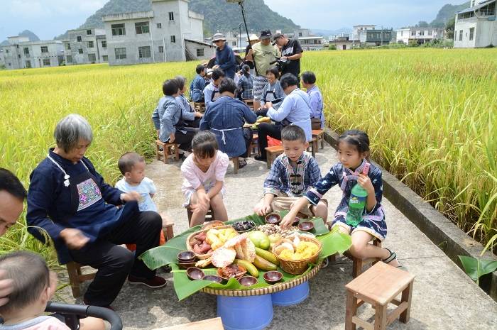 荔波县委宣传部驻村干部韦开典:五年驻四村,努力为群众办实事