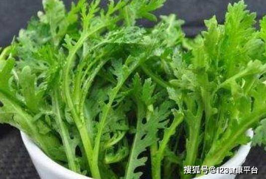 女人吃茼蒿菜有哪些好处呢