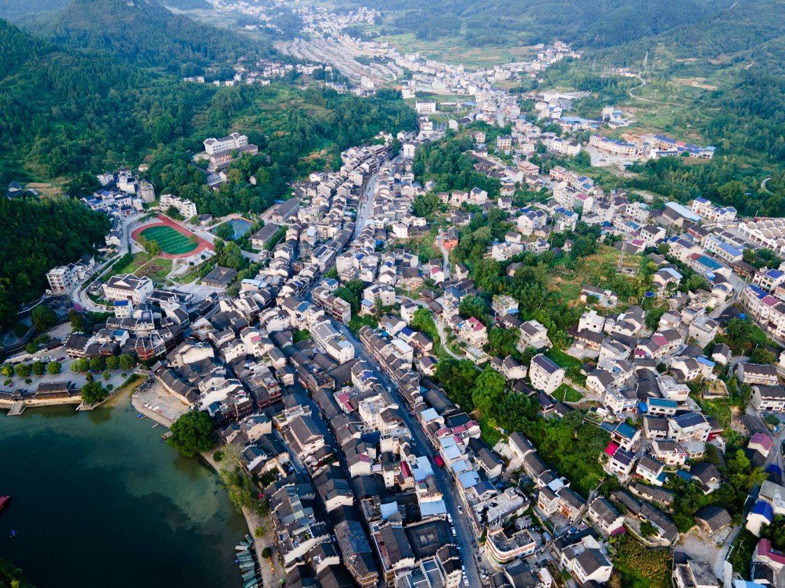 湖南改名最成功的小镇，因一本小说而改名，众多游客慕名来探访！