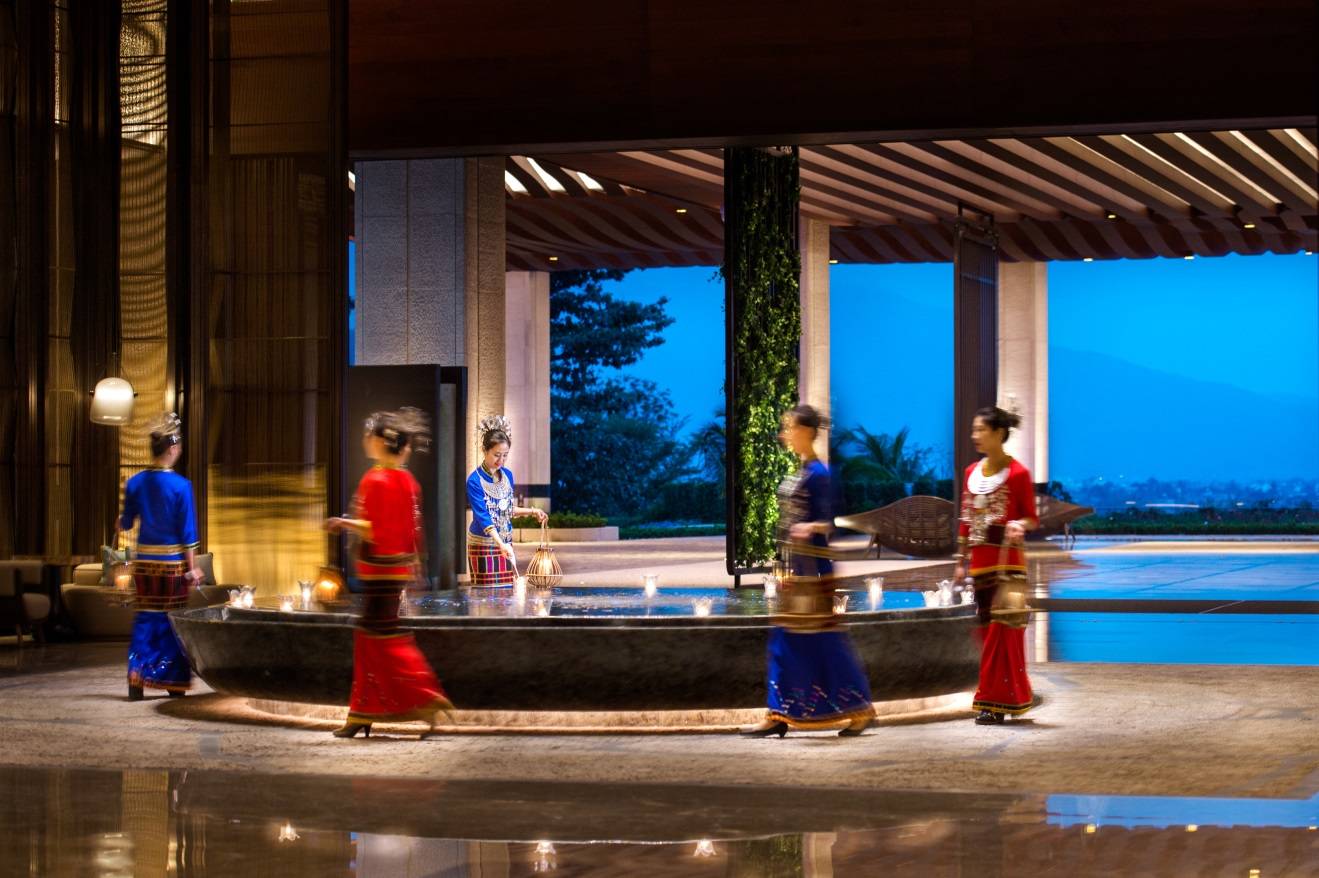 三亚理文索菲特度假酒店开业五周年，优雅演绎法式生活风尚
