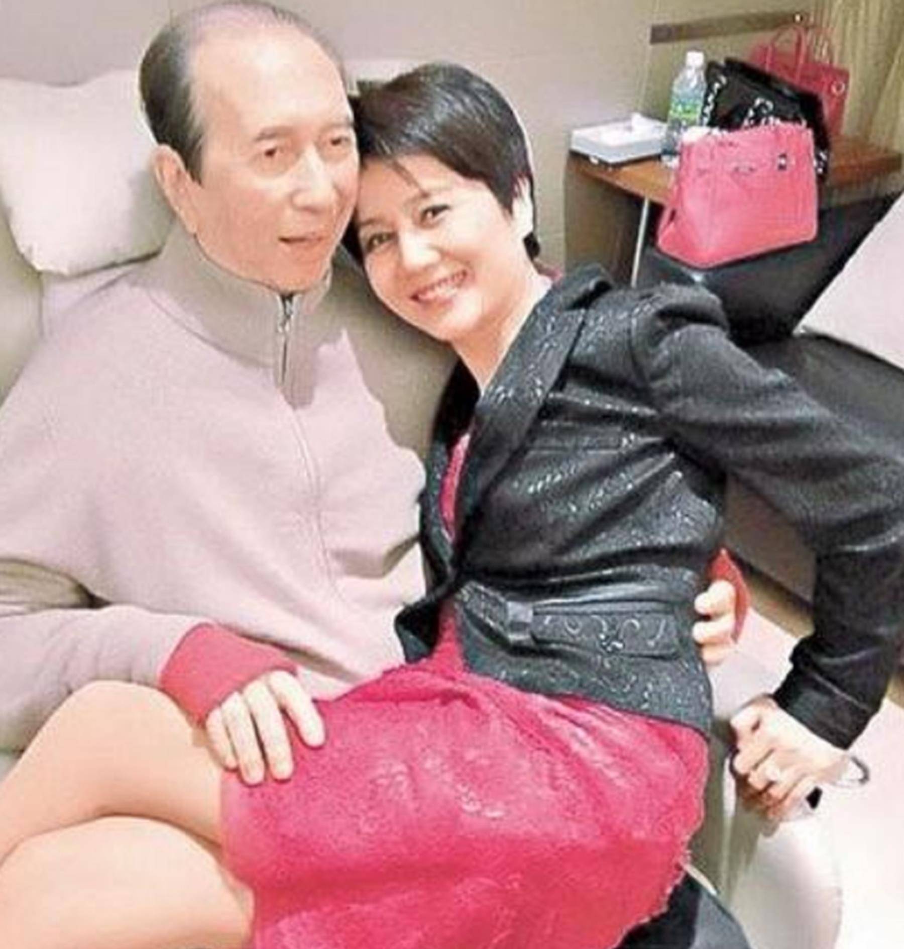 何超琼有孩子了吗 6e04f56164fb446298ef0a09cecc3dbb.jpeg