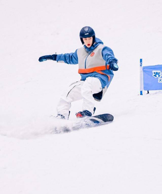王一博:冬天是要一起滑雪的季节啊,《天天向上》单板!