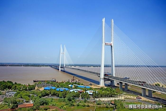 石首gdp_帝王绿玉石首镯