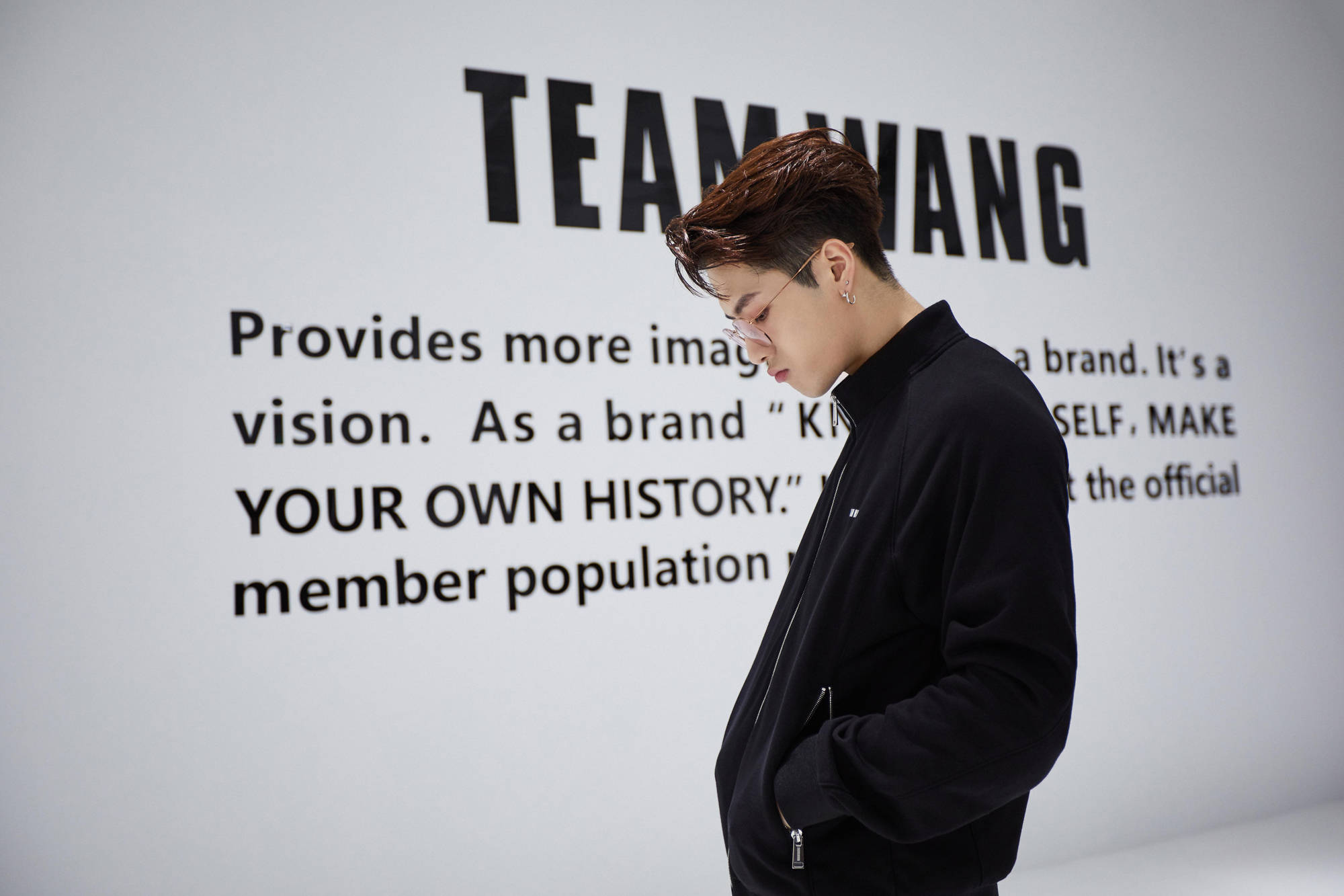 王嘉尔韩国合约到期回归个人创立的labelteamwang公司