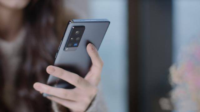 3款轻薄5g手机,减轻小拇指压力,换手机别再只看配置了