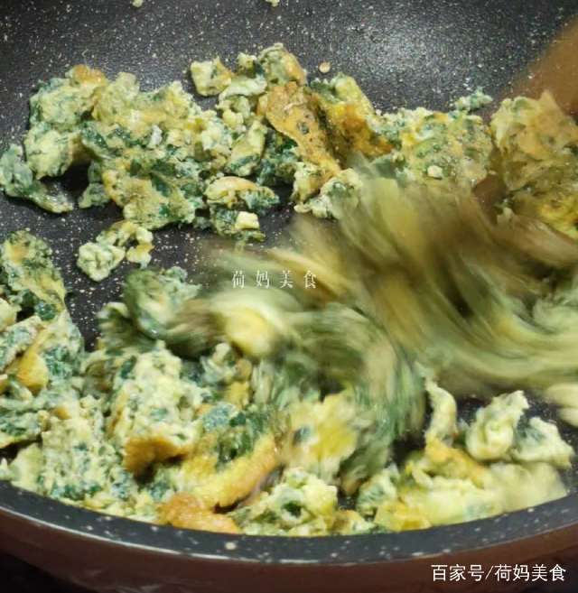 农村这种不起眼的野草浑身是个宝煎蛋食用居然能清热止咳