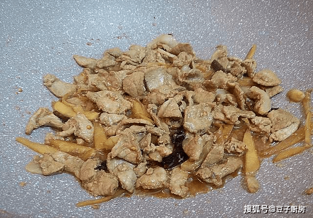 猪肉和它一起炒,寒冬最该吃,祛寒暖胃消食杀菌,早吃早受益