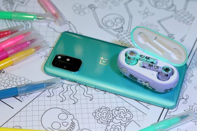 充电|用嘻哈艺术秀出仪式感：OnePlus Buds Z联名版