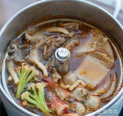 在家怎样做麻辣烫简单做法 e9e8576947e94bf7a5980a342a666a03.jpeg