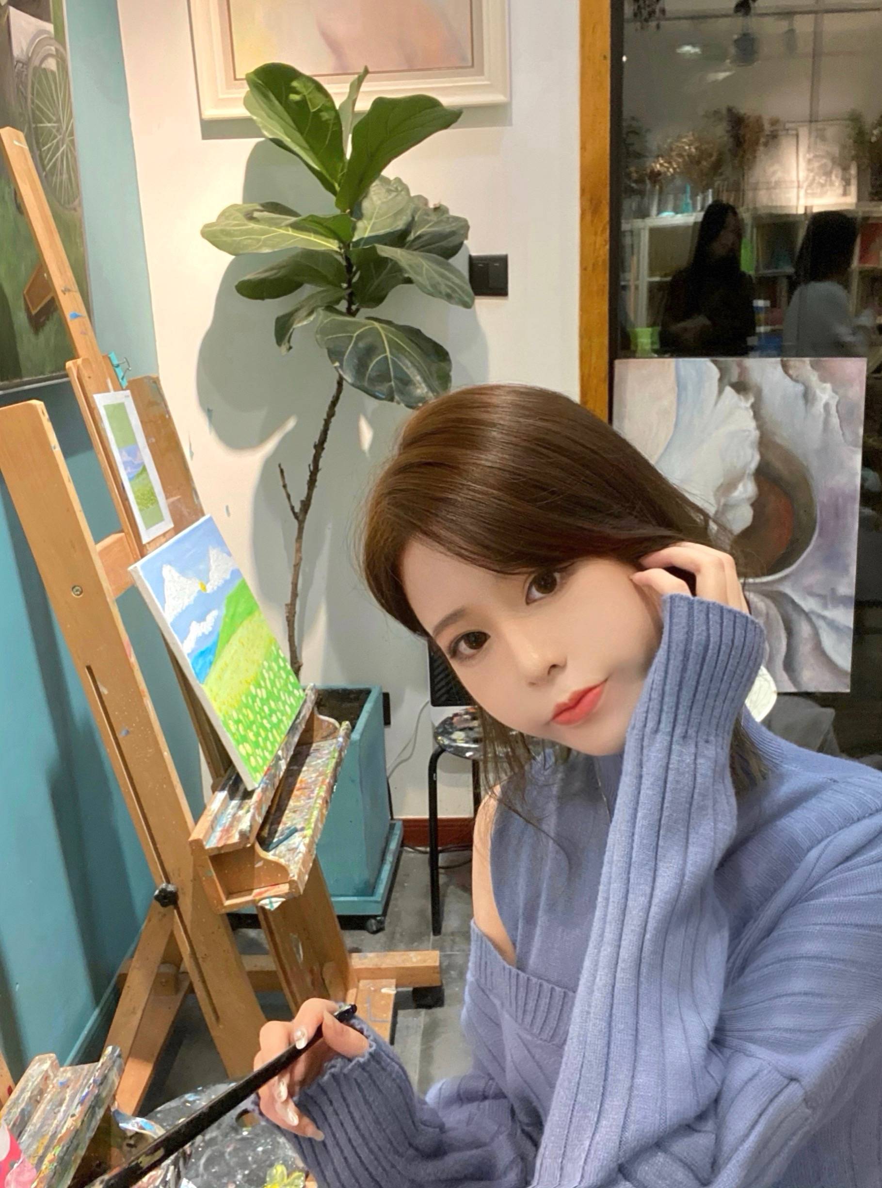 新人小花张艺璇:新人报道,请多指教_媒体
