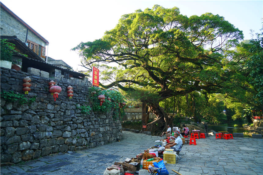 距离桂林2小时的千年古镇，300多栋古建筑，游客最爱这里的豆豉