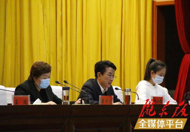 邱军同志先进事迹报告会在华池县举行